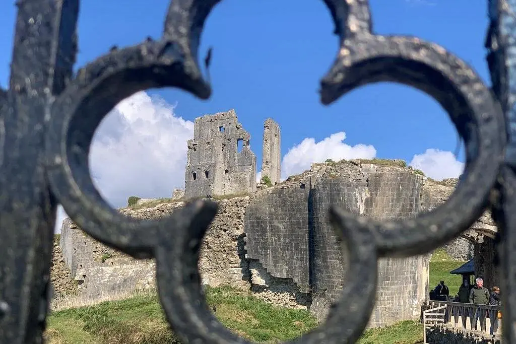 E-Bike Half-Day Trip to Harrys Rock or Corfé Castle